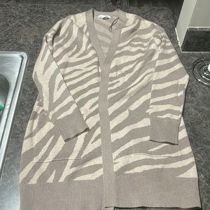 Cupcakes and cashmere Cardigan Sweater Size Small